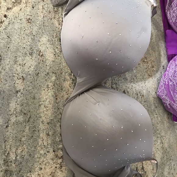 SOLD Victoria’s Secret bra - Picture 1 of 6